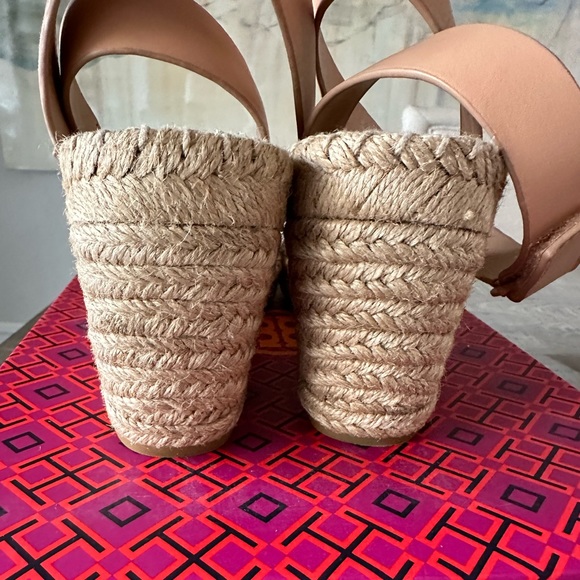 Tory Burch "Pre-Owned" Women's Bima Espadrille Ankle Leather
Sandals Size 8.5 - Picture 4 of 6